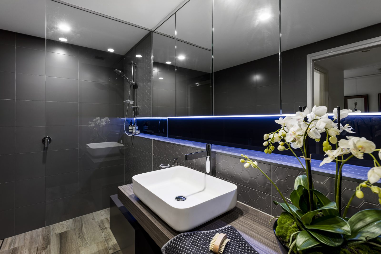 Brisbane Luxury Kitchen & Bathrooms. Design & Renovations